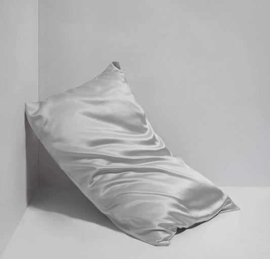 Premium satīna spilvendrāna - pelēka