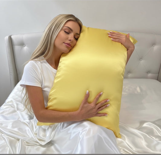 Premium satīna spilvendrāna - dzeltena